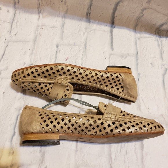Sesto Meucci Lattice Perforated Flats Women's Size 8 Real Leather Gold - Picture 3 of 8